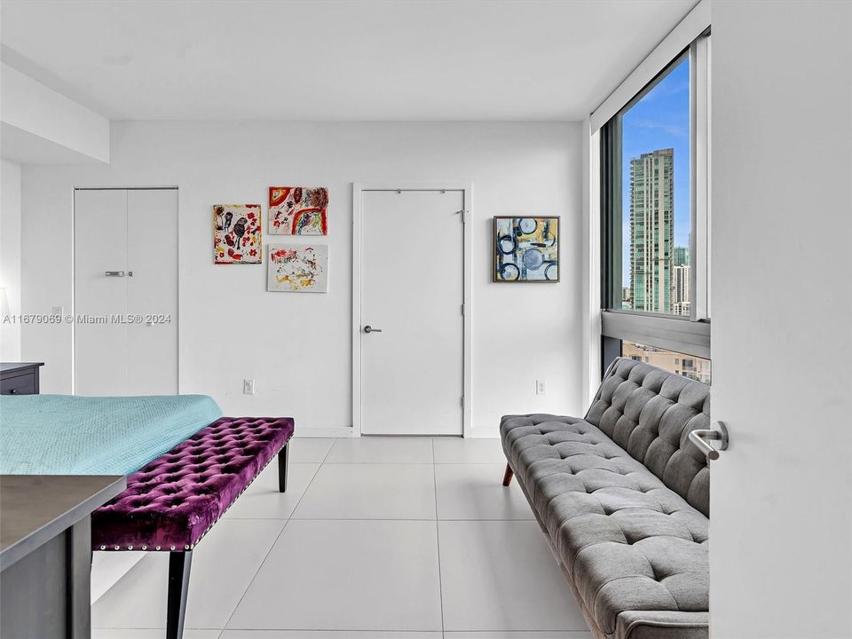 Recently Sold: $615,000 (2 beds, 2 baths, 944 Square Feet)