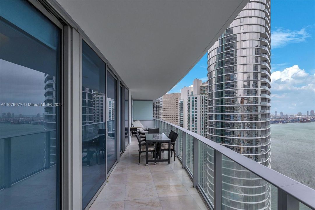 For Sale: $1,275,000 (2 beds, 2 baths, 1500 Square Feet)