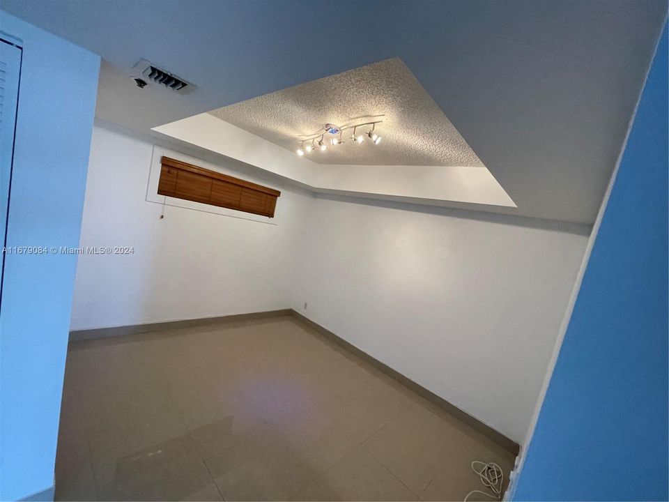 En Renta: $3,995 (2 camas, 2 baños, 1464 Pies cuadrados)