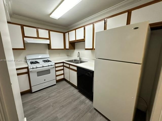 For Rent: $1,800 (1 beds, 1 baths, 693 Square Feet)