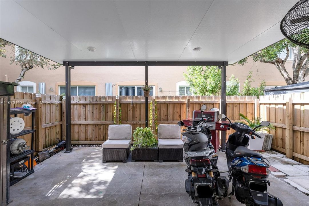 For Sale: $364,900 (3 beds, 2 baths, 1302 Square Feet)