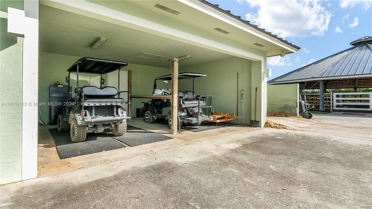 Farrier and Vet Stalls