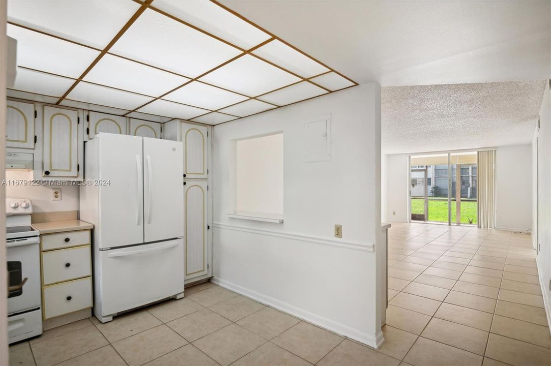 For Sale: $175,000 (2 beds, 2 baths, 1170 Square Feet)