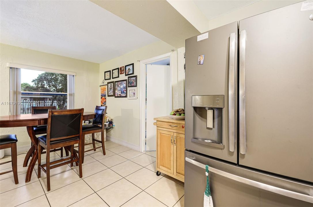 For Sale: $410,000 (2 beds, 1 baths, 900 Square Feet)