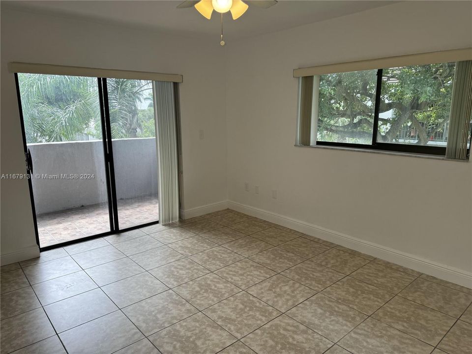 For Rent: $3,000 (3 beds, 2 baths, 1152 Square Feet)