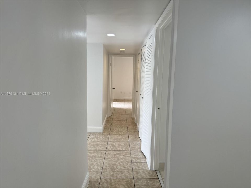 For Rent: $3,000 (3 beds, 2 baths, 1152 Square Feet)