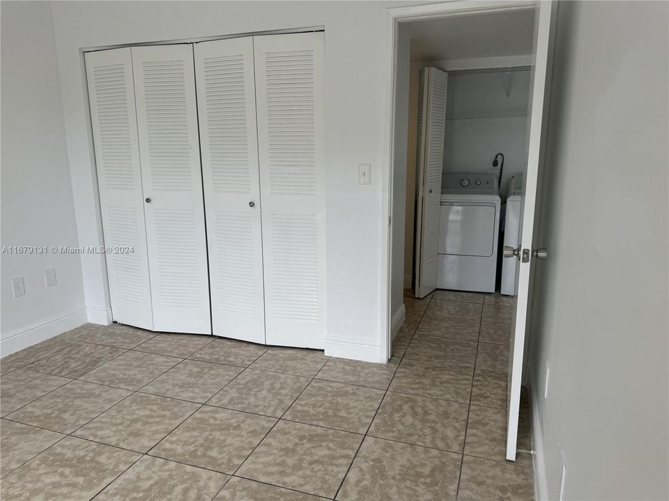 For Rent: $3,000 (3 beds, 2 baths, 1152 Square Feet)