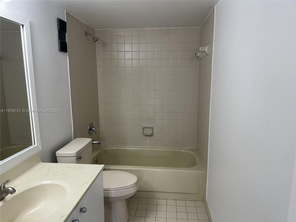 For Rent: $3,000 (3 beds, 2 baths, 1152 Square Feet)