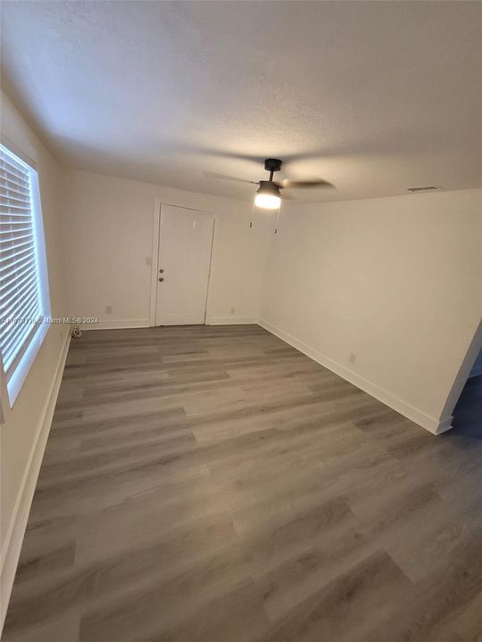 For Rent: $2,390 (2 beds, 1 baths, 1000 Square Feet)