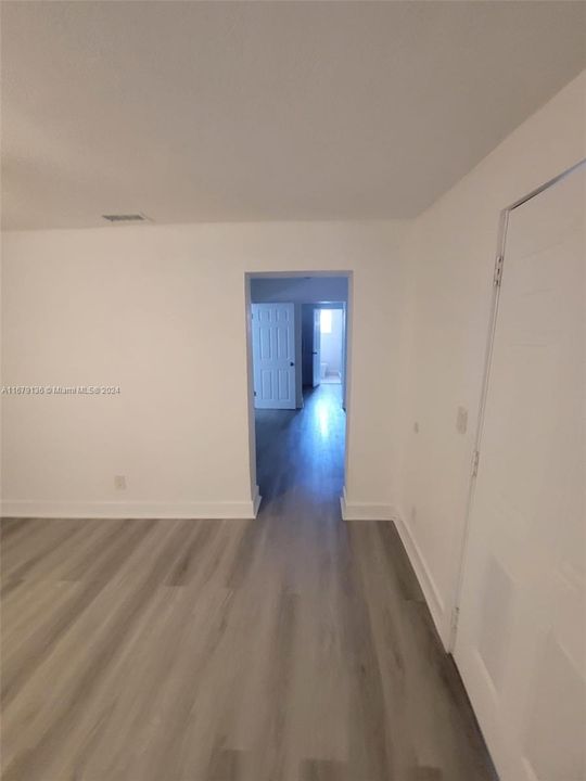 For Rent: $2,390 (2 beds, 1 baths, 1000 Square Feet)