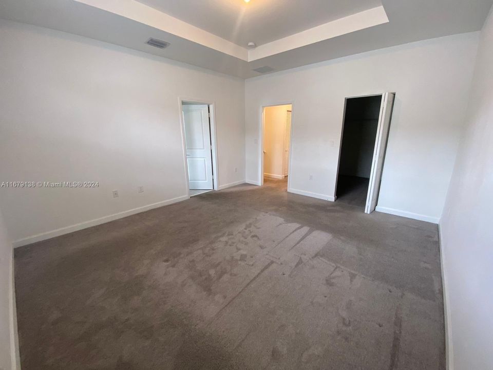 For Rent: $2,700 (3 beds, 2 baths, 1827 Square Feet)