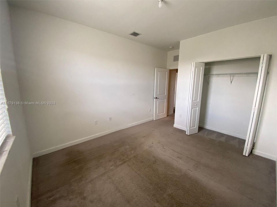 For Rent: $2,700 (3 beds, 2 baths, 1827 Square Feet)