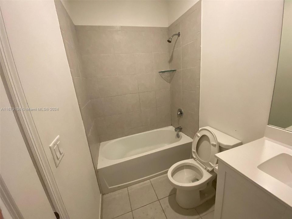 For Rent: $2,700 (3 beds, 2 baths, 1827 Square Feet)