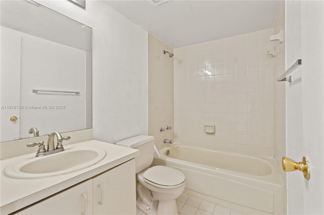 For Rent: $2,100 (2 beds, 2 baths, 1113 Square Feet)