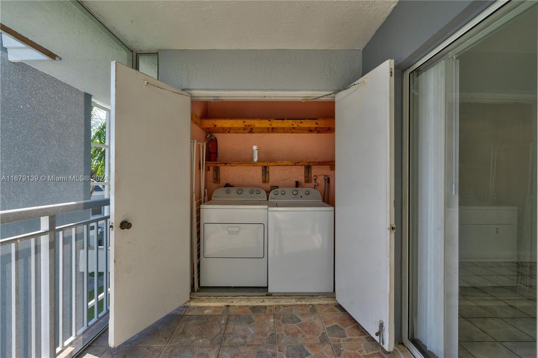 For Rent: $2,100 (2 beds, 2 baths, 1113 Square Feet)