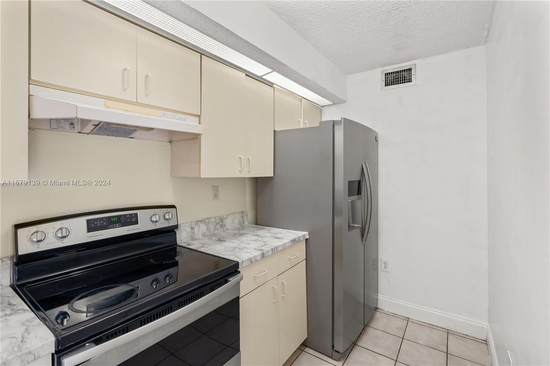 For Rent: $2,100 (2 beds, 2 baths, 1113 Square Feet)