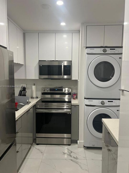 En Venta: $255,000 (2 camas, 2 baños, 870 Pies cuadrados)