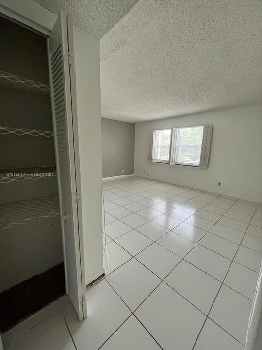 For Sale: $180,000 (2 beds, 2 baths, 1200 Square Feet)