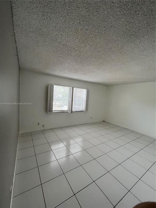 For Sale: $180,000 (2 beds, 2 baths, 1200 Square Feet)