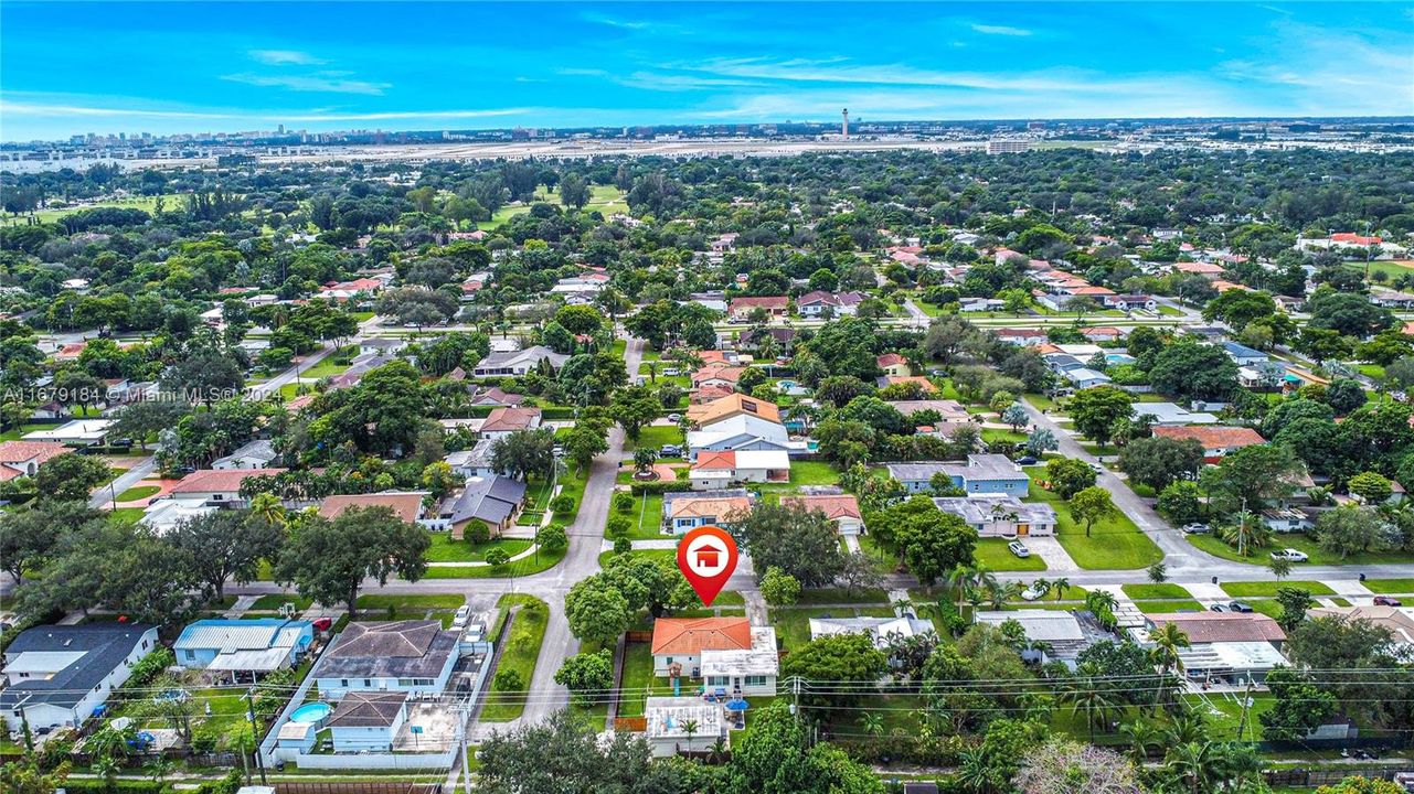 For Sale: $950,000 (4 beds, 2 baths, 1872 Square Feet)