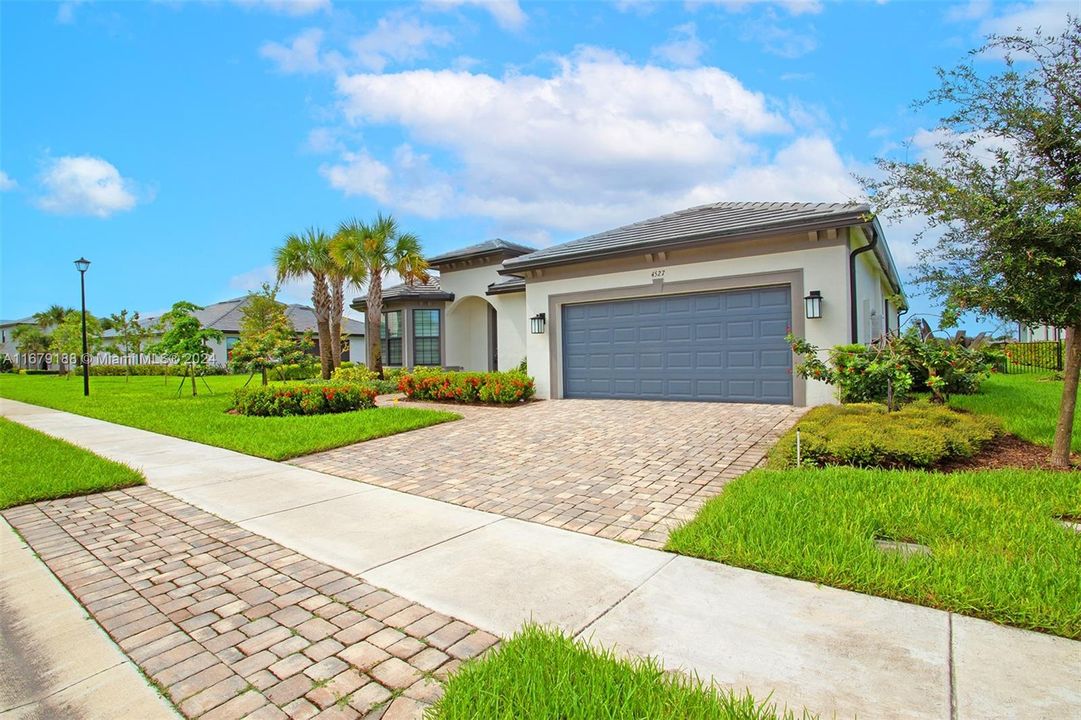 For Sale: $1,375,000 (3 beds, 2 baths, 2468 Square Feet)