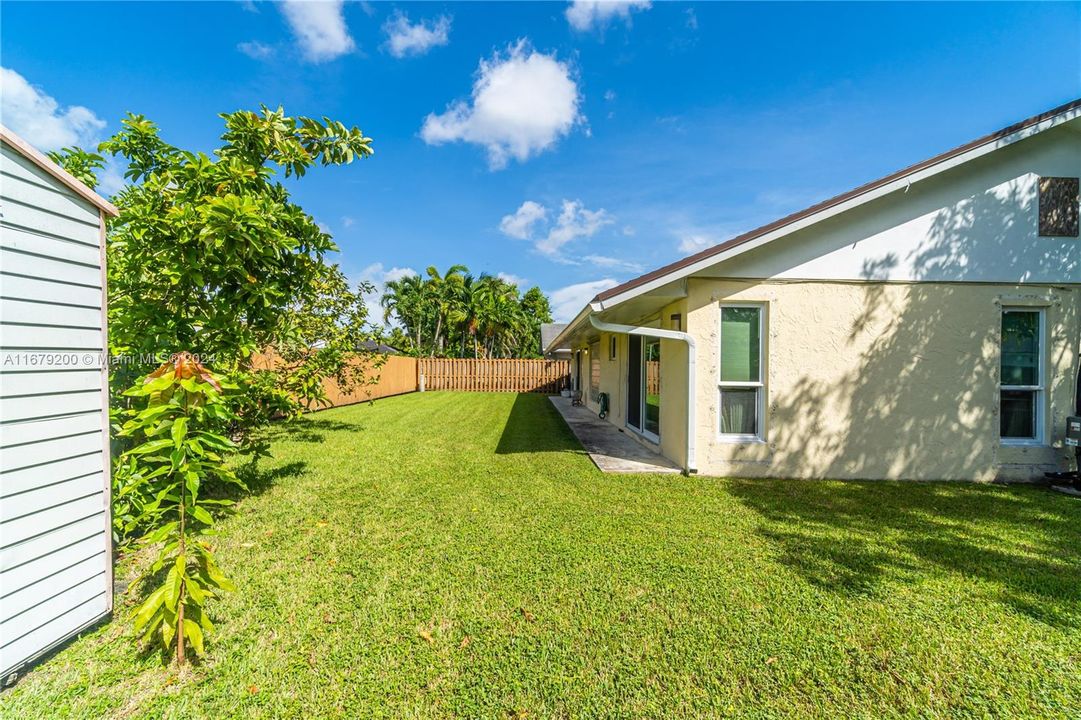 For Sale: $790,000 (4 beds, 2 baths, 1934 Square Feet)