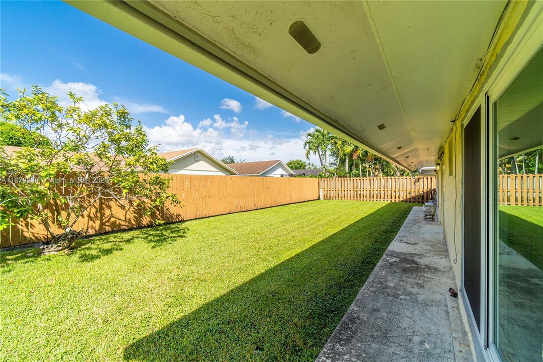 For Sale: $790,000 (4 beds, 2 baths, 1934 Square Feet)