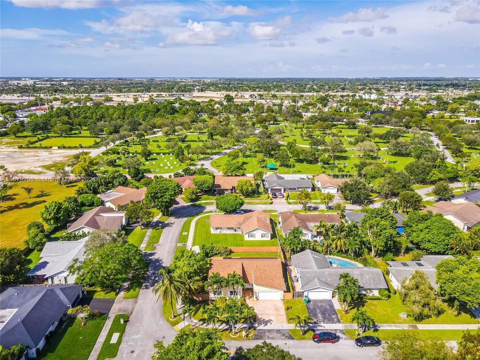 For Sale: $790,000 (4 beds, 2 baths, 1934 Square Feet)