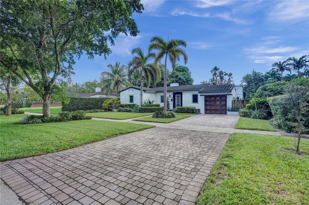 For Sale: $1,150,000 (3 beds, 2 baths, 1457 Square Feet)