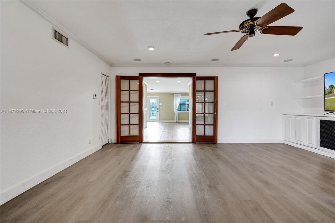 For Sale: $549,000 (4 beds, 2 baths, 1890 Square Feet)