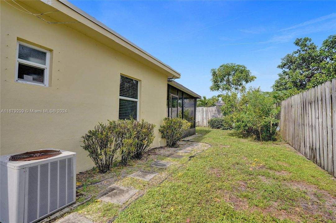 For Sale: $549,000 (4 beds, 2 baths, 1890 Square Feet)