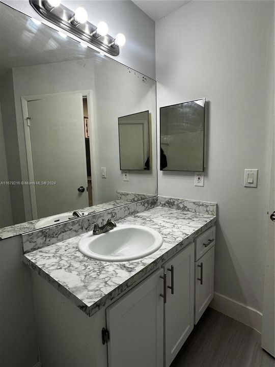 最近租的: $1,850 (1 贝兹, 1 浴室, 735 平方英尺)