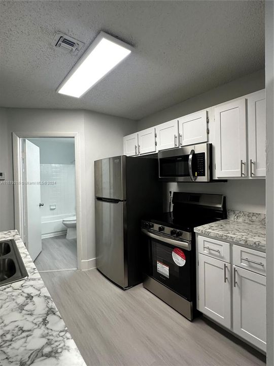 最近租的: $1,850 (1 贝兹, 1 浴室, 735 平方英尺)