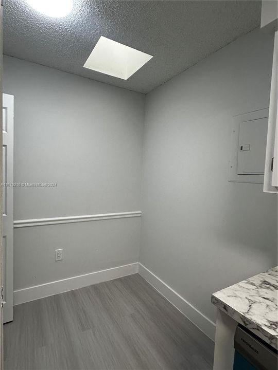 最近租的: $1,850 (1 贝兹, 1 浴室, 735 平方英尺)