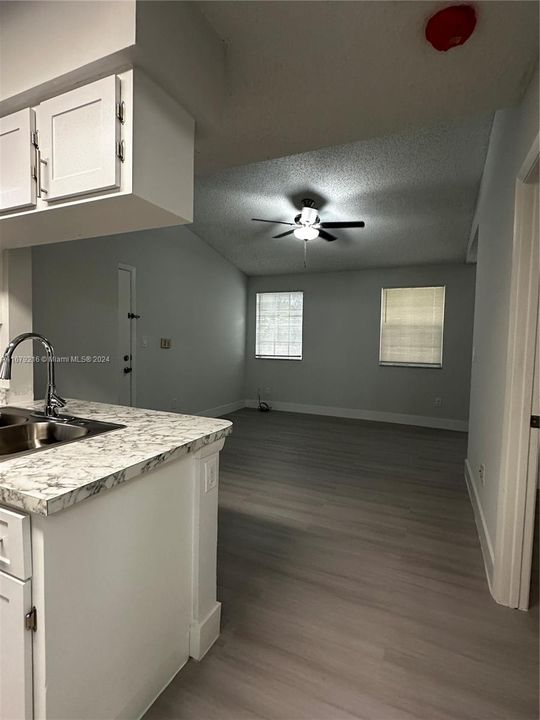 最近租的: $1,850 (1 贝兹, 1 浴室, 735 平方英尺)