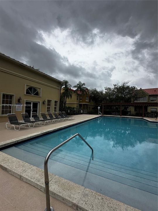 最近租的: $1,850 (1 贝兹, 1 浴室, 735 平方英尺)