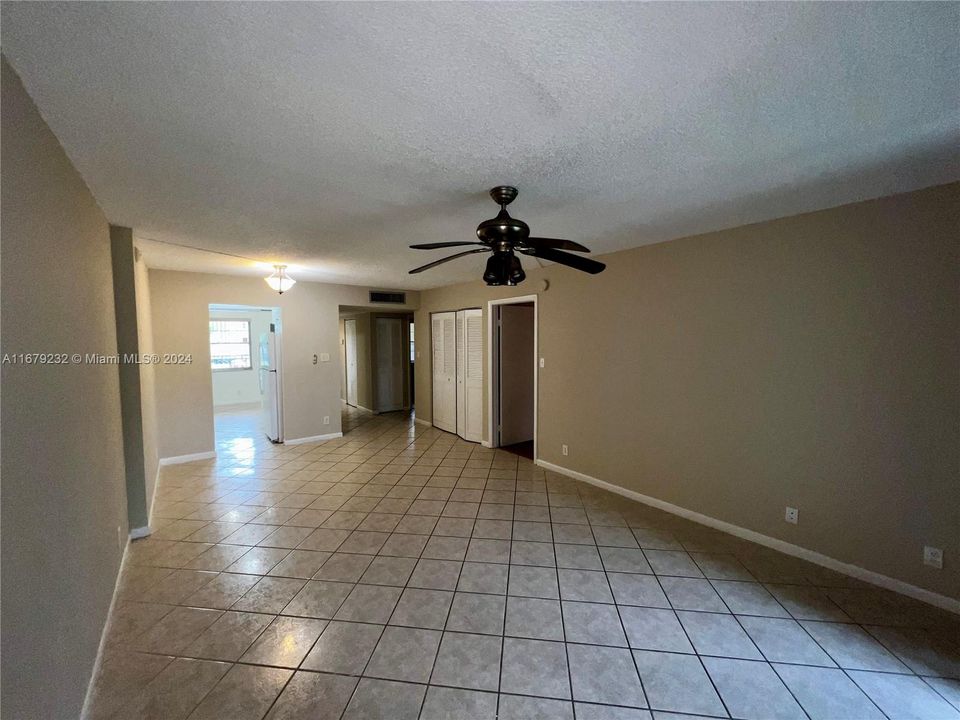 For Sale: $185,000 (2 beds, 2 baths, 1002 Square Feet)