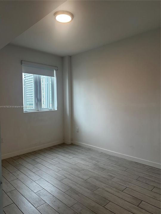 For Rent: $2,400 (1 beds, 1 baths, 560 Square Feet)