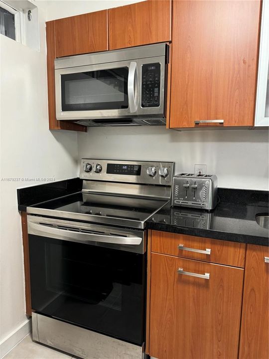 For Rent: $2,197 (0 beds, 1 baths, 571 Square Feet)