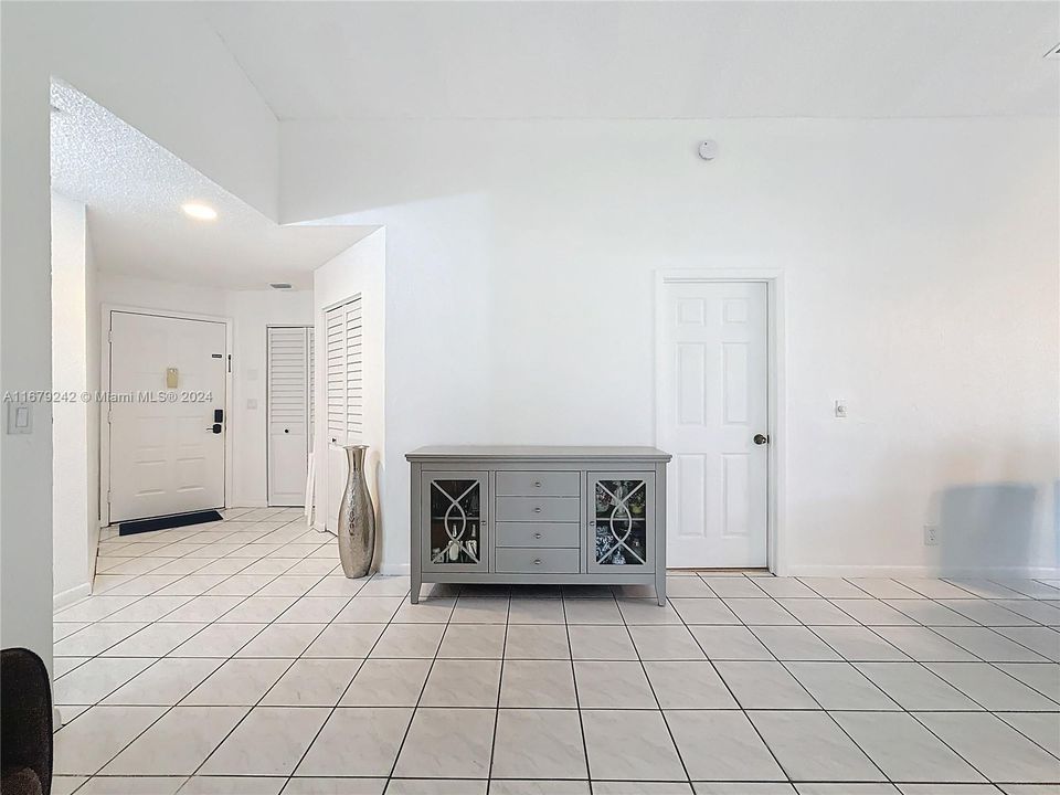 For Sale: $459,000 (3 beds, 2 baths, 1230 Square Feet)