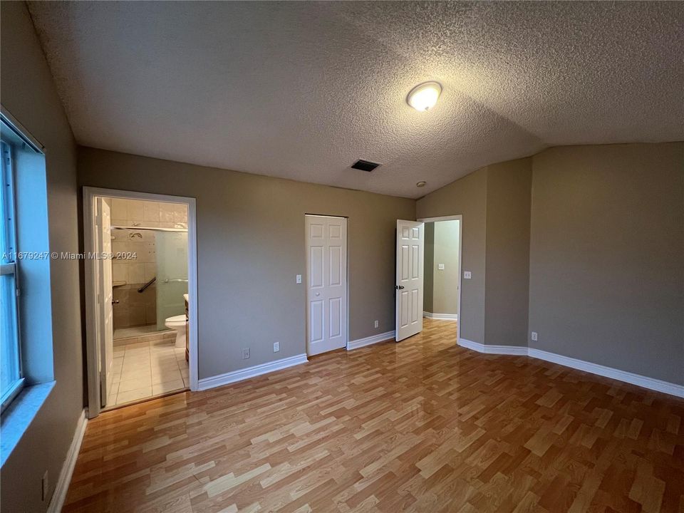 For Sale: $415,900 (3 beds, 2 baths, 1552 Square Feet)