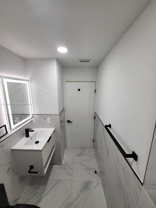 Upstairs Bathroom