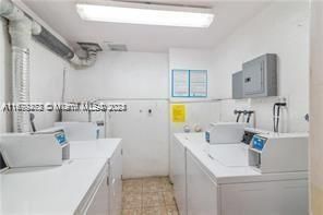 For Sale: $140,000 (2 beds, 1 baths, 935 Square Feet)