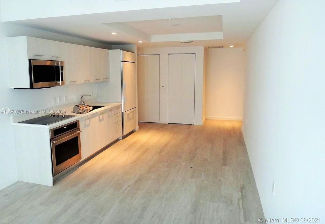 For Rent: $3,500 (1 beds, 1 baths, 684 Square Feet)