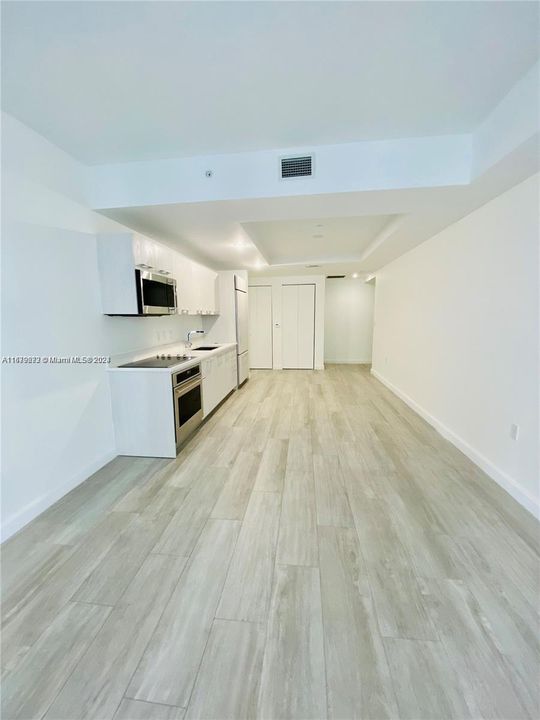 For Rent: $3,500 (1 beds, 1 baths, 684 Square Feet)