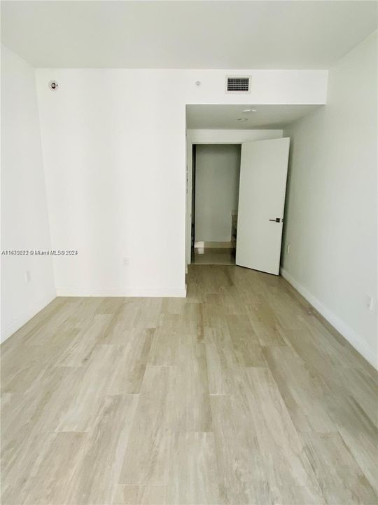 For Rent: $3,500 (1 beds, 1 baths, 684 Square Feet)