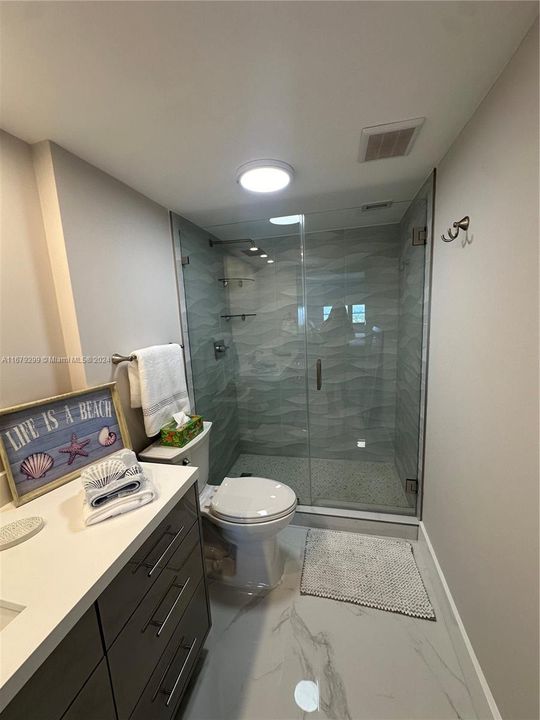 For Rent: $3,900 (1 beds, 2 baths, 824 Square Feet)