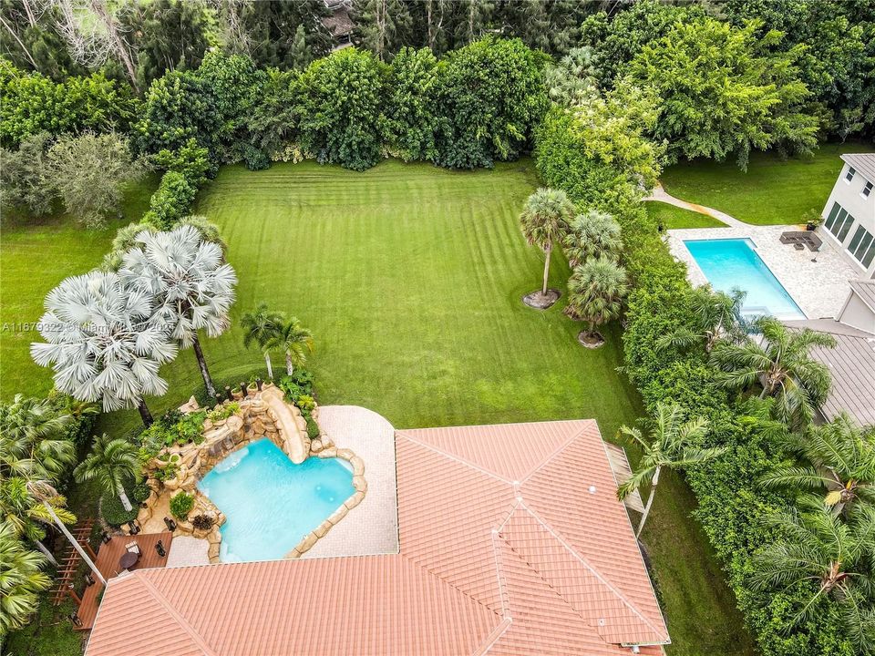 En Venta: $2,799,000 (5 camas, 5 baños, 4066 Pies cuadrados)