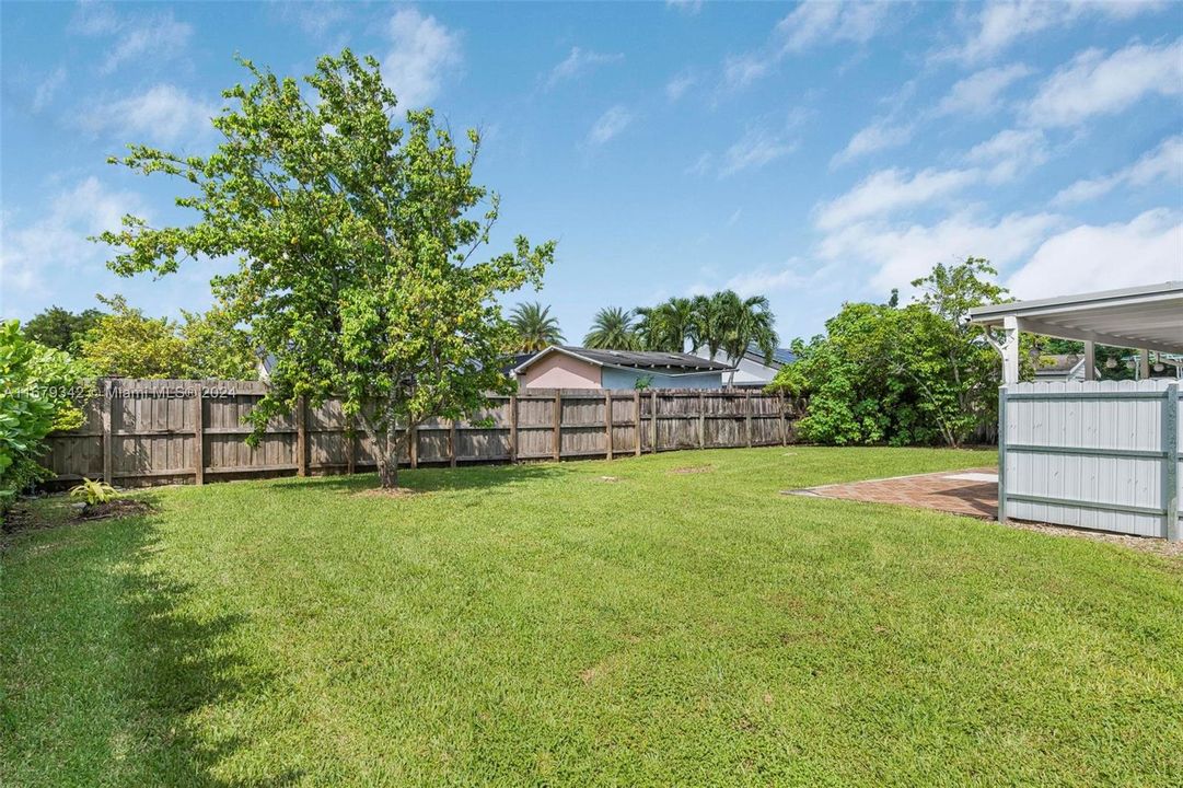 For Sale: $558,000 (3 beds, 2 baths, 1311 Square Feet)