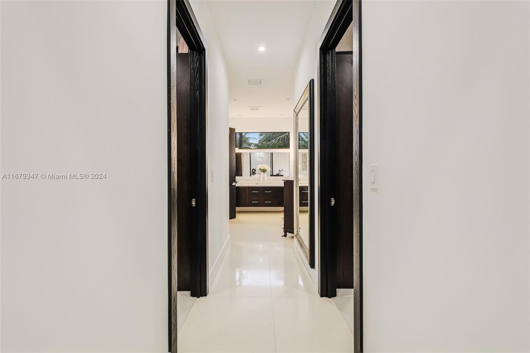 En Venta: $4,700,000 (6 camas, 5 baños, 5560 Pies cuadrados)